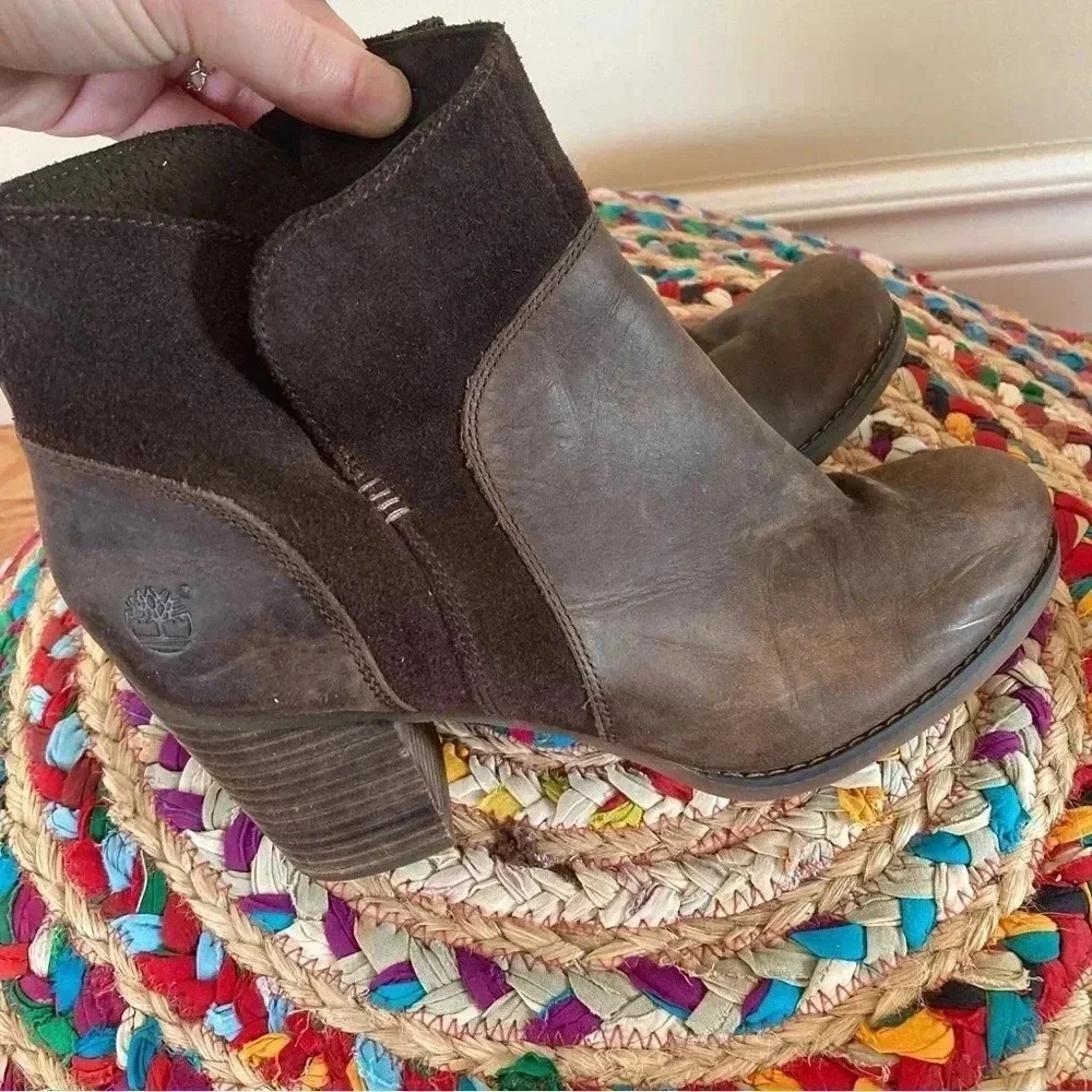 Timberland brown suede leather  heel ankle boots